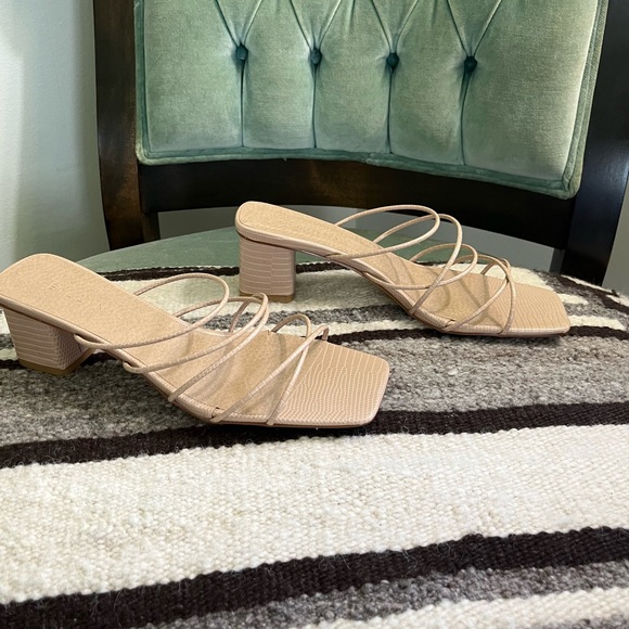 🏖️SALE!🏖️ NIB Billini Nude Lizard Hessa Sandals from Hello Molly Size 9 - Picture 4 of 9